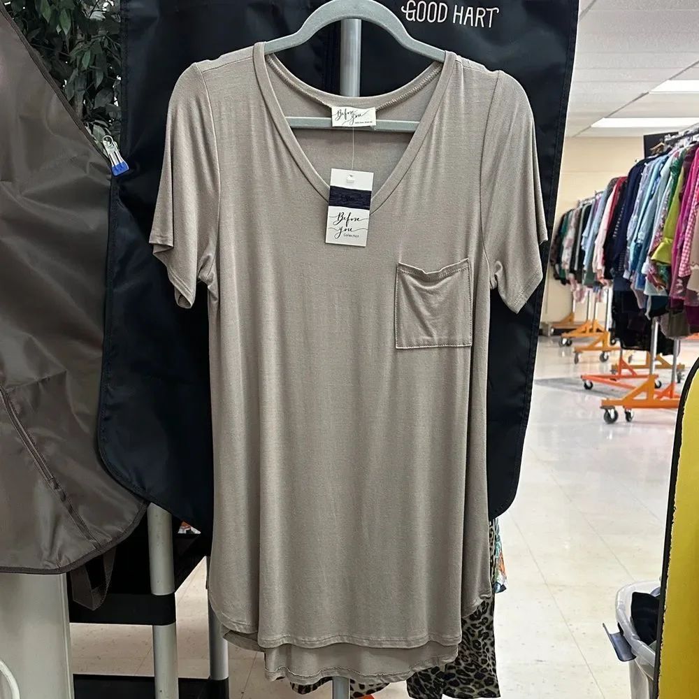 Good Hart Women's V-Neck Short Sleeve Tee - Beige